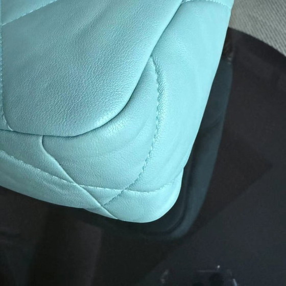 Image 1 of Chanel Small 19 Tas C19 Gewatteerd geitenleer Tiffany Blue Tweekleurig Gouden Hardware Serie 29