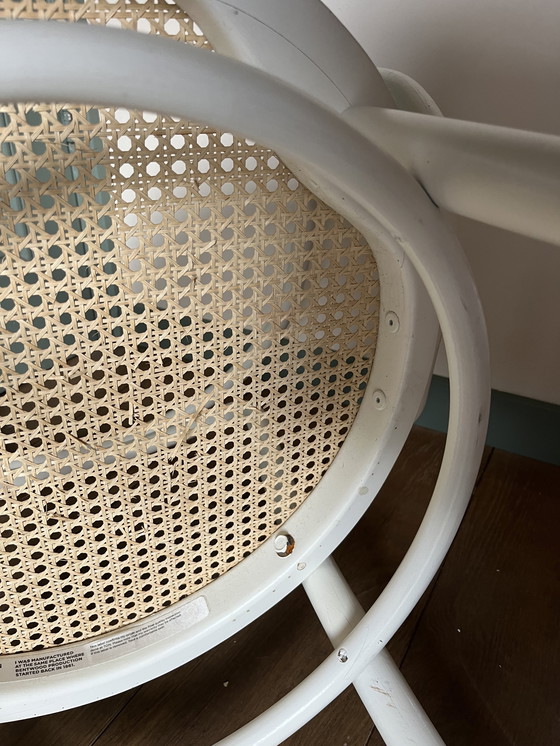 Image 1 of 2 Vintage Thonet stoelen – Model No. 102 / Vienna – Wit