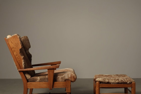Brutalist oak lounge armchair and ottoman in original goat hide, 1960s – Wood (photo 5 of 15)