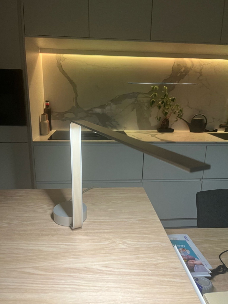 Nimbus - Swivelling table lamp