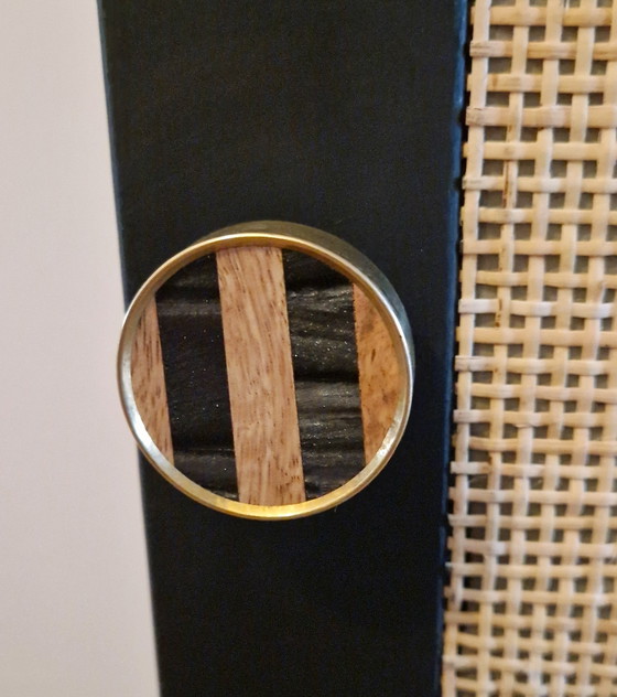 Image 1 of Bijzettafel van geverfd hout met rieten vlechtwerk - geïnspireerd op de Art Deco-stijl.