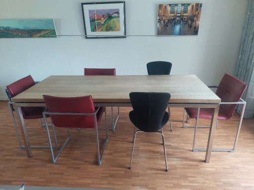Dining table (Old Iron Oak)
