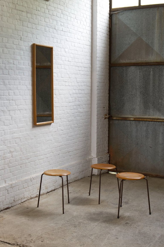 Image 1 of 3 taburetes trípodes de punto Arne Jacobsen de Fritz Hansen, década de 1960