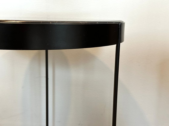 (3 piezas) Mesa de centro Bolia Drum de mármol negro Kaschkasch Ø40 – Mesas auxiliares, Marble, Metal (photo 4 of 5)