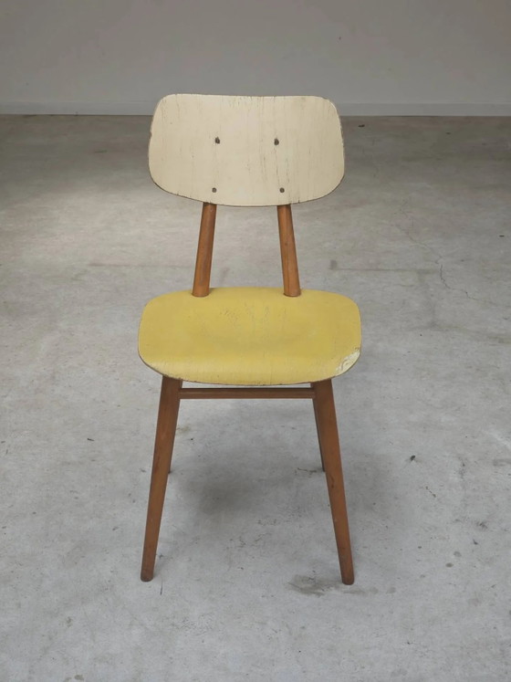 Gelber Holzstuhl TON Bystrice (Thonet) 1970 – Esszimmerstühle, Wood, Vintage (photo 9 of 11)