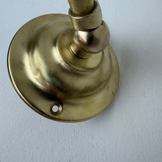 Image 1 of PAIRE D’APPLIQUES EN OPALINE ET LAITON VINTAGE