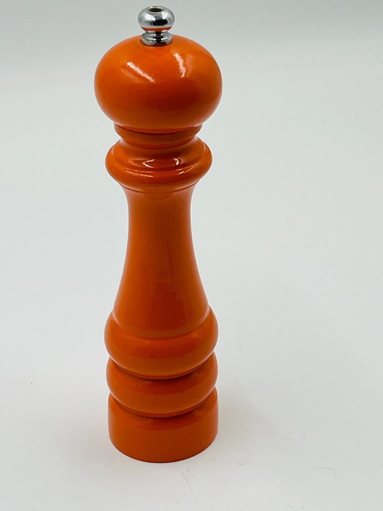 Vintage orange Peugeot pepper mill – Kitchen accessories, Wood (photo 2 of 9)