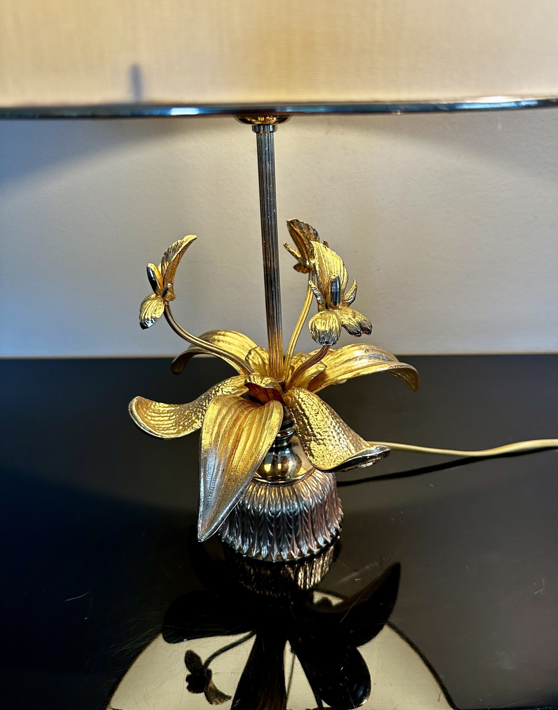 Maison Jansen vintage orchidee lamp Fleur de Lis | €250 | Whoppah