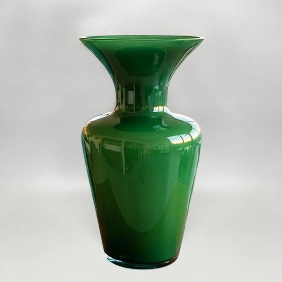 Image 1 of 1970s Italian Murano Blown Glass Emerald Green Vase by Maestro del Vetro.