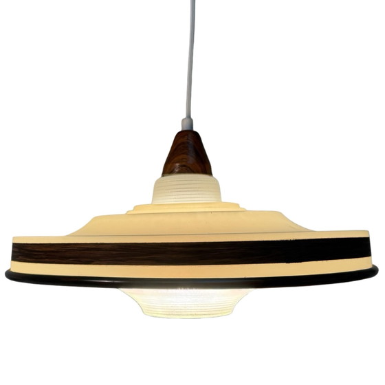 Image 1 of Suspension vintage années 70 - Plastic Fantastic ! - Centre en verre et accents imitation bois