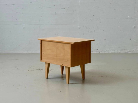 Vintage nachtkastje uit het midden van de vorige eeuw met 2 lades, jaren 60. – Ladekasten, Wood (photo 7 of 10)