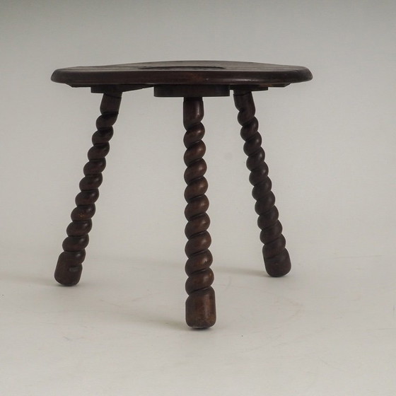 Franse eikenhouten driepoot bijzettafel, toegeschreven aan Charles Dudouyt. – Wood (photo 4 of 17)