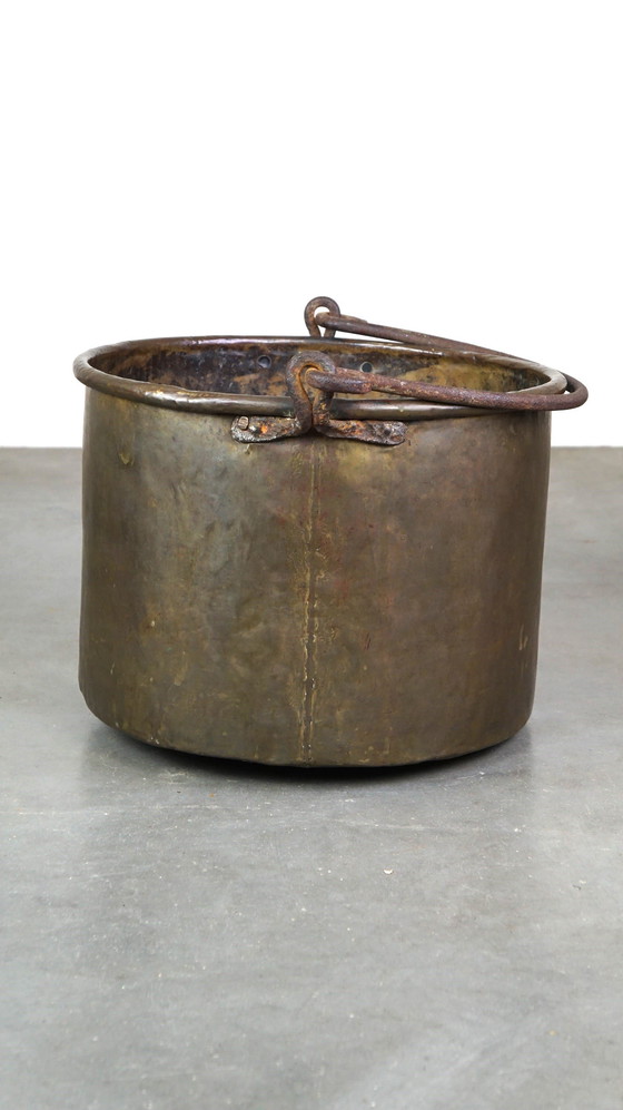 Image 1 of Large Copper Kettle/Hair Tray With Handle