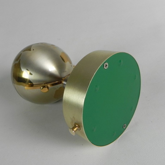 Image 1 of Vintage wereldbol als sigarettenhouder,met muziekdoos, Windmill, jaren 60