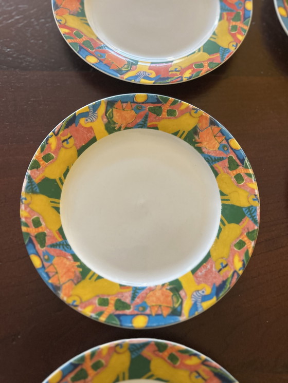 Image 1 of Corneille plates 4 large and 6 small l'ete commençant