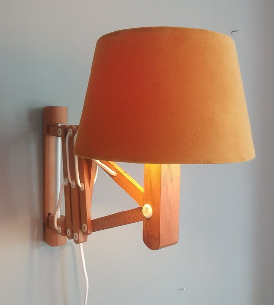 Image 1 of Lampe ciseaux vintage en bois Ikea des années 1980.