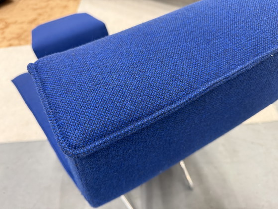 Image 1 of Design on Stock Solo fauteuil met Hocker blauw stof 