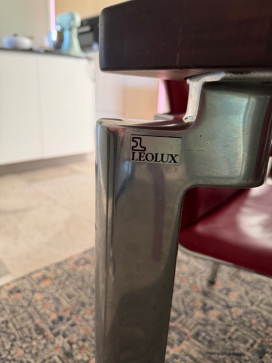 Image 1 of Leolux dining table with 8 matching leather Leolux chairs