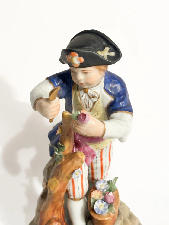 1940s Capodimonte Porcelain Figurine of a Young Person, Sculpture (photo 2 of 8)