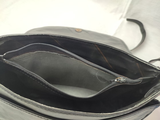 La Moda Shoulder Bag Black Leather Made In Italy Timeless Beautiful (photo 11 of 15)