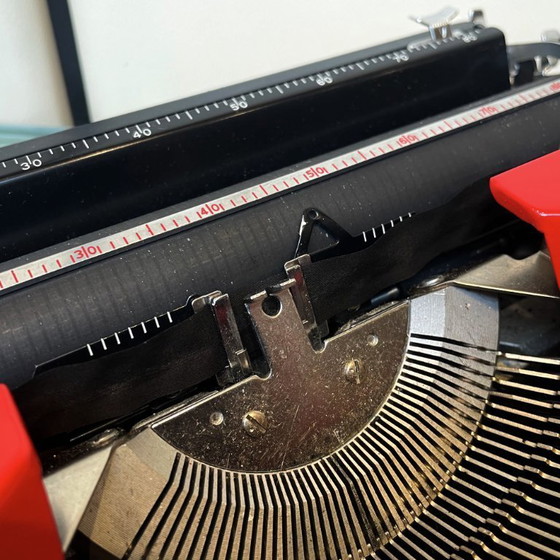 Image 1 of Sperry Remington Idol rote Schreibmaschine mit Etui, Baujahr 1980