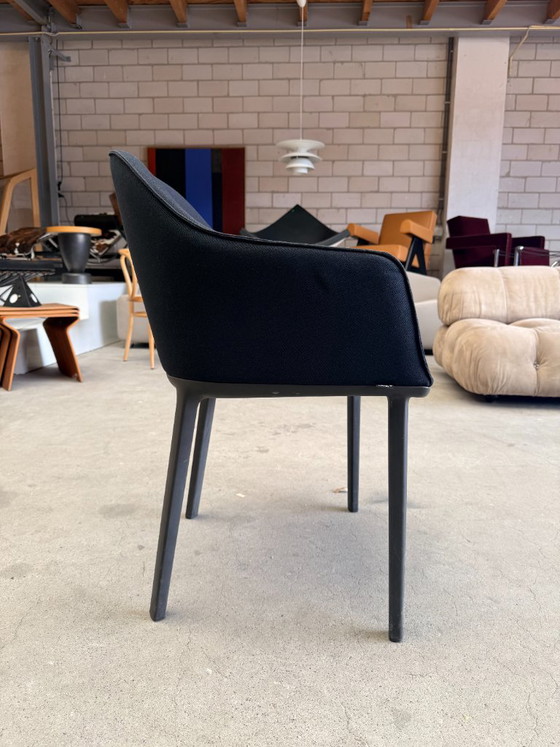 Silla Vitra Softshell negra (Stock: 4) – Sillas de comedor, Plastic, Textile (photo 11 of 12)