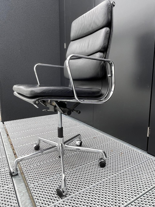 EA 216 Soft Pad Desk Chair von Charles & Ray Eames für ICF, 1970