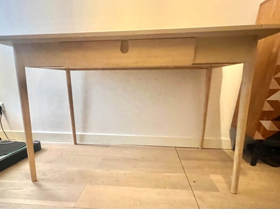 Image 1 of Modern klassiek bureau van licht hout