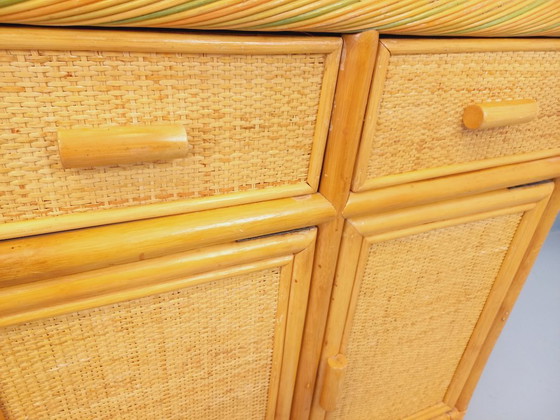 Image 1 of Vintage dressoir/opbergmeubel van rotan en gevlochten rotan uit de jaren 70.