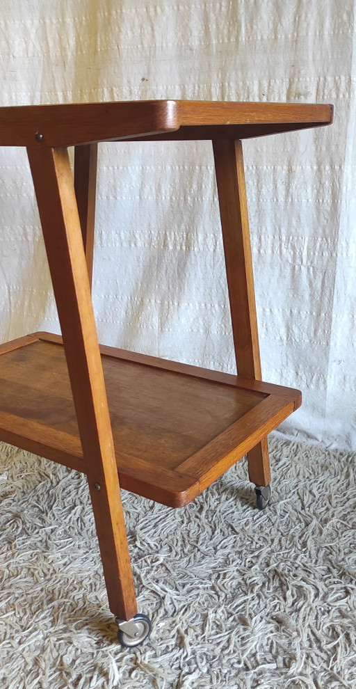 Modernistische bijzettafel van massief hout - midden 20e eeuw – Wood (photo 2 of 8)
