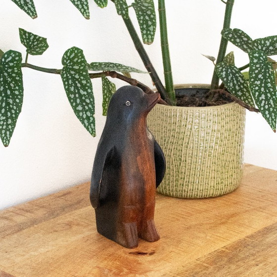 Image 1 of Statuetta di pinguino in legno intagliato a mano