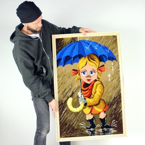 Grande arazzo vintage raffigurante una ragazza dei cartoni animati in cornice, Cecoslovacchia, anni '70