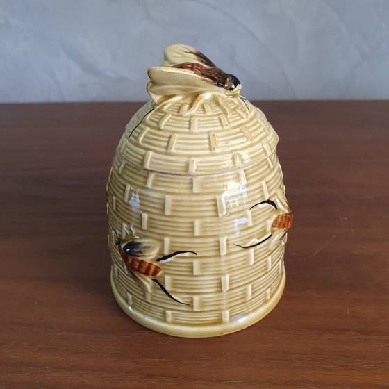 Image 1 of Jarre en forme d'abeille du milieu du siècle dernier, années 1960