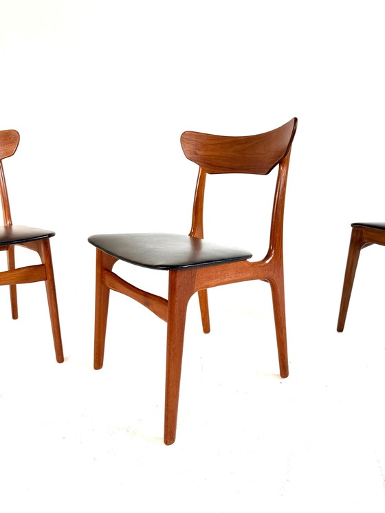Image 1 of Set van 6 vintage mix & match eetkamerstoelen ‘60