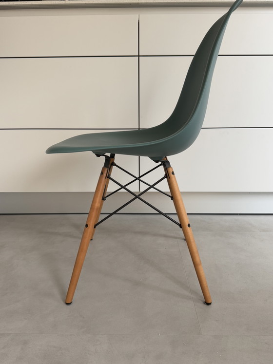 Image 1 of Vitra Eames DSW Stuhl – Ocean / Maple Gold – exzellenter Zustand