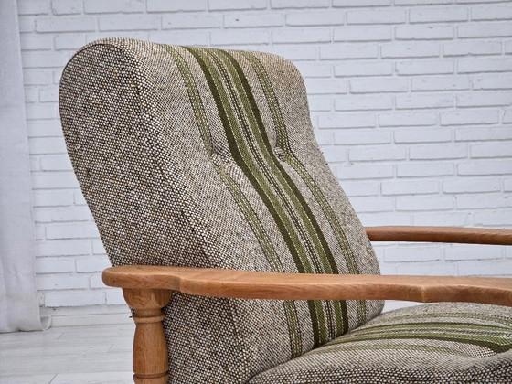 Image 1 of Fauteuil danois des années 1970, tissu d'ameublement d'origine en laine, bois de chêne massif.
