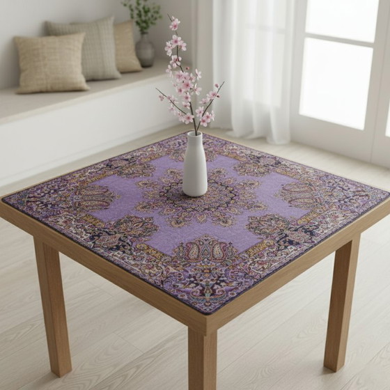 Image 1 of Oosters handgemaakt tafelkleed, zeer fijn vervaardigd uit zijden draden, 100 x 100 cm