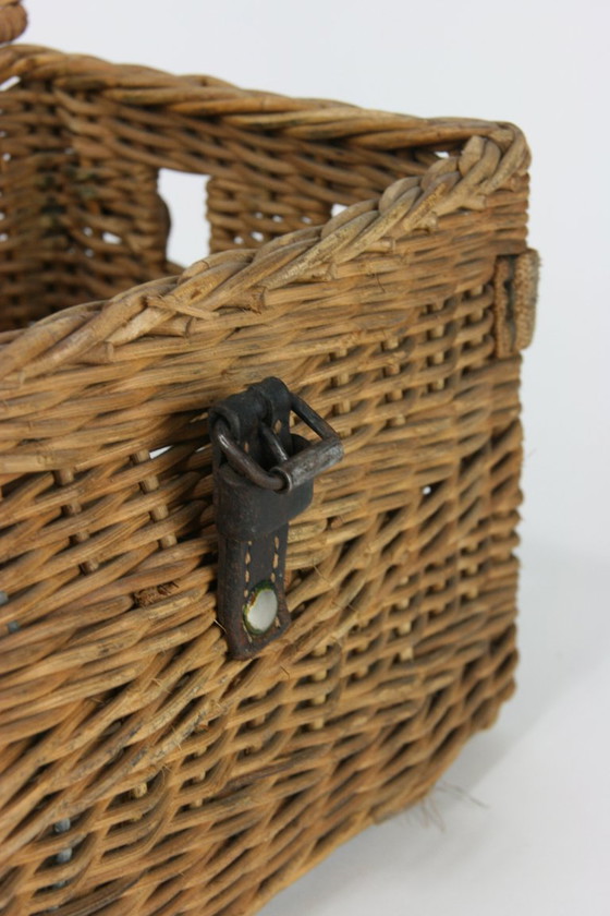 Image 1 of Malle de voyage ancienne en tissu tressé avec boucles en cuir d'origine — vers 1900-1940