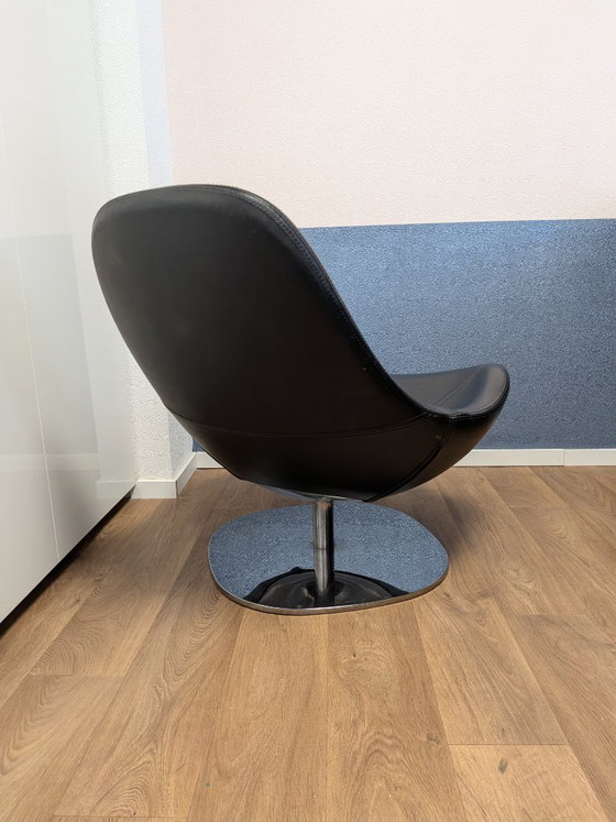 IKEA Turip draaifauteuil zwart leer met chroom poot – Draaistoelen, Leather, Metal (photo 4 of 5)