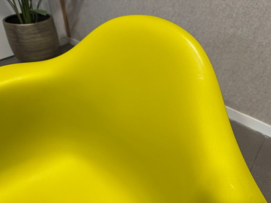 Vitra | Eames | DAR | Giallo senape + cromo | 2 pezzi – Sedie da pranzo, Metallo, Plastica (photo 6 of 10)