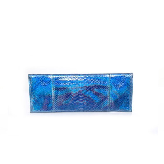 Image 1 of Maison Du Posh, pochette con anello a nocca in pelle di serpente con rivestimento metallico.