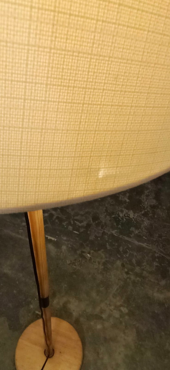 Image 1 of lampadaire vintage à base en bois