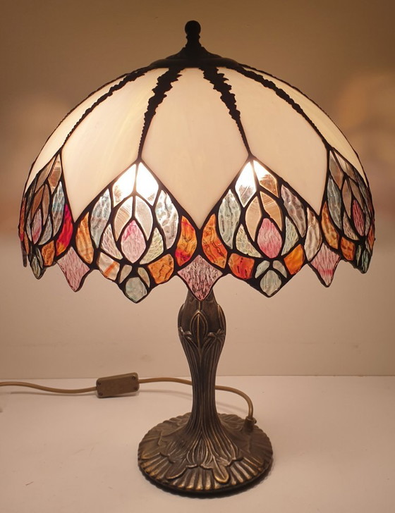 Image 1 of Large (52cm) Tiffany Stained Glass Table Lamp Peacock Feathers