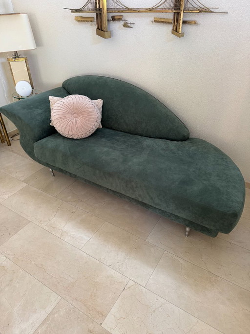 Dunkelgrüne Chaise longue Muss schnell weg