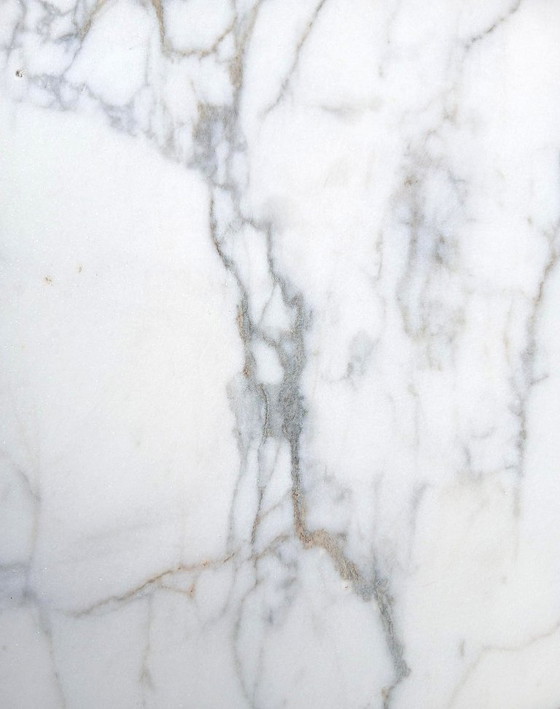Dining Table (Ø 130 cm) After a Design by Eero Saarinen / Arabescato Corchia Oro Marble (photo 9 of 12)