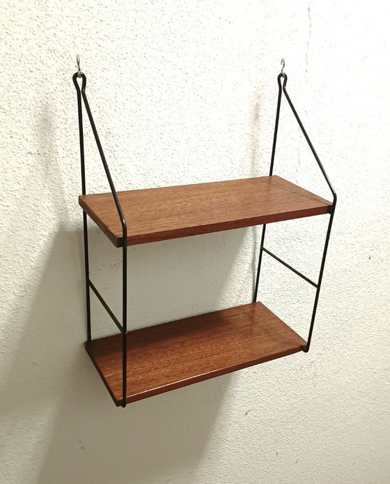 Image 1 of Wandregal aus den fünfziger Jahren mit zwei Mahagoniablagen