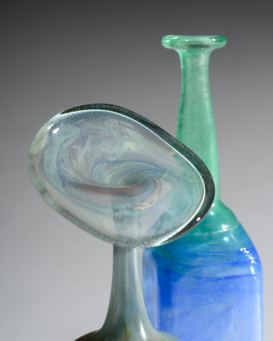 Image 1 of Samengestelde tentoonstelling van glaskunstwerken van een duo uit Duitsland, gesigneerd door ambachtslieden uit de jaren 80-90.