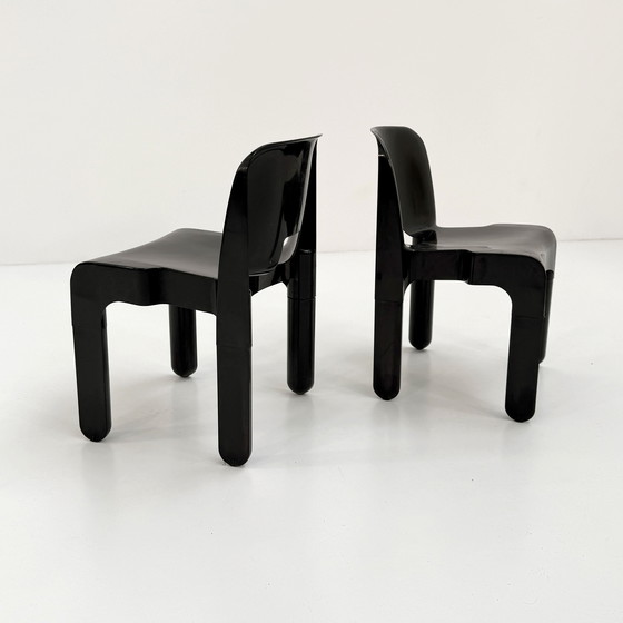 Image 1 of Set di 4 sedie Universale modello 4867 nere di Joe Colombo per Kartell, anni &#39;70