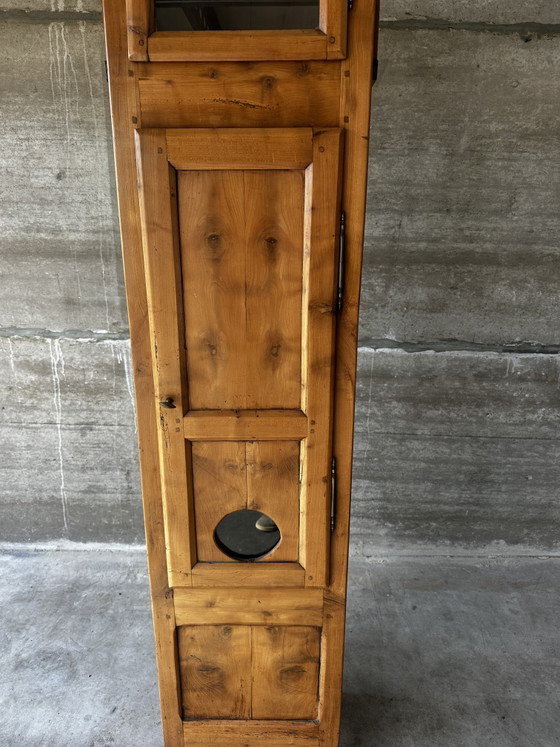 Franse kersenhouten kast voor een staande klok – begin 19e eeuw – Fabrication Artisanale 1800, Vitrinekasten (photo 4 of 15)
