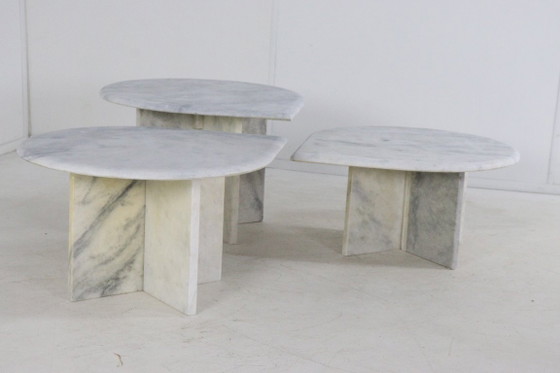 Image 1 of Set di 3 tavolini laterali in marmo, tavolino da caffè a forma di goccia